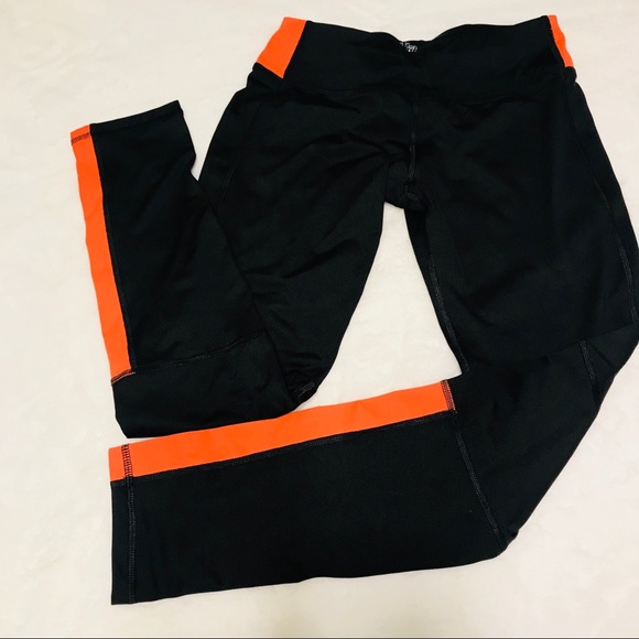 ‼️SOLD OUT‼️ Calvin Klein Performance Leg - Picture 3 of 3